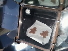 Solar Cooker Gingerbread Men