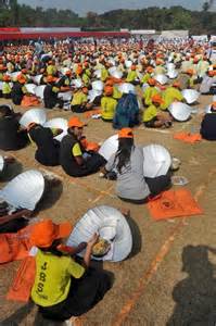 Students in India doing a solar cooking class