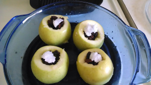 Baked Raisin Apples